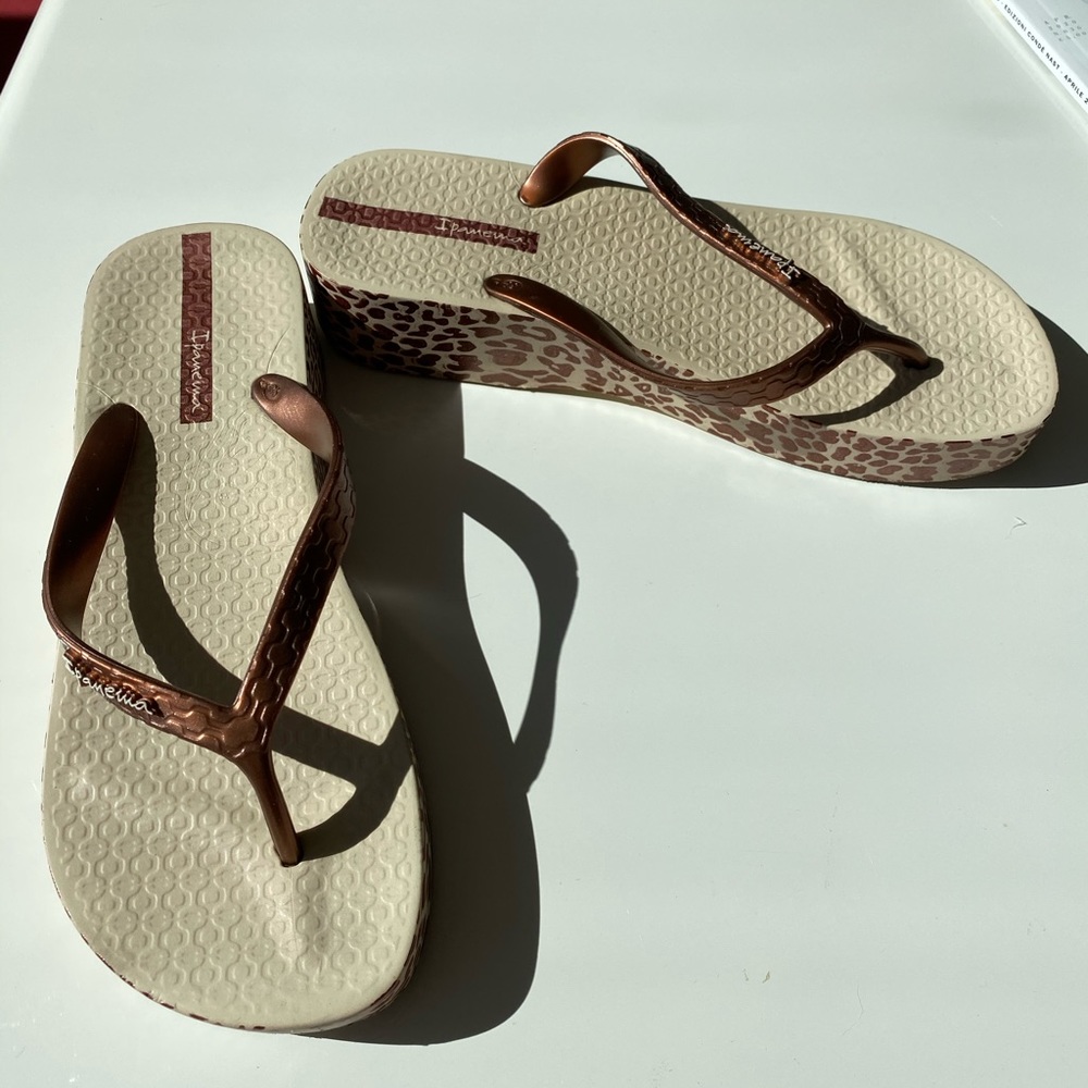 IPANEMA
Women's Leopard Plush Flip-flops platform US 6